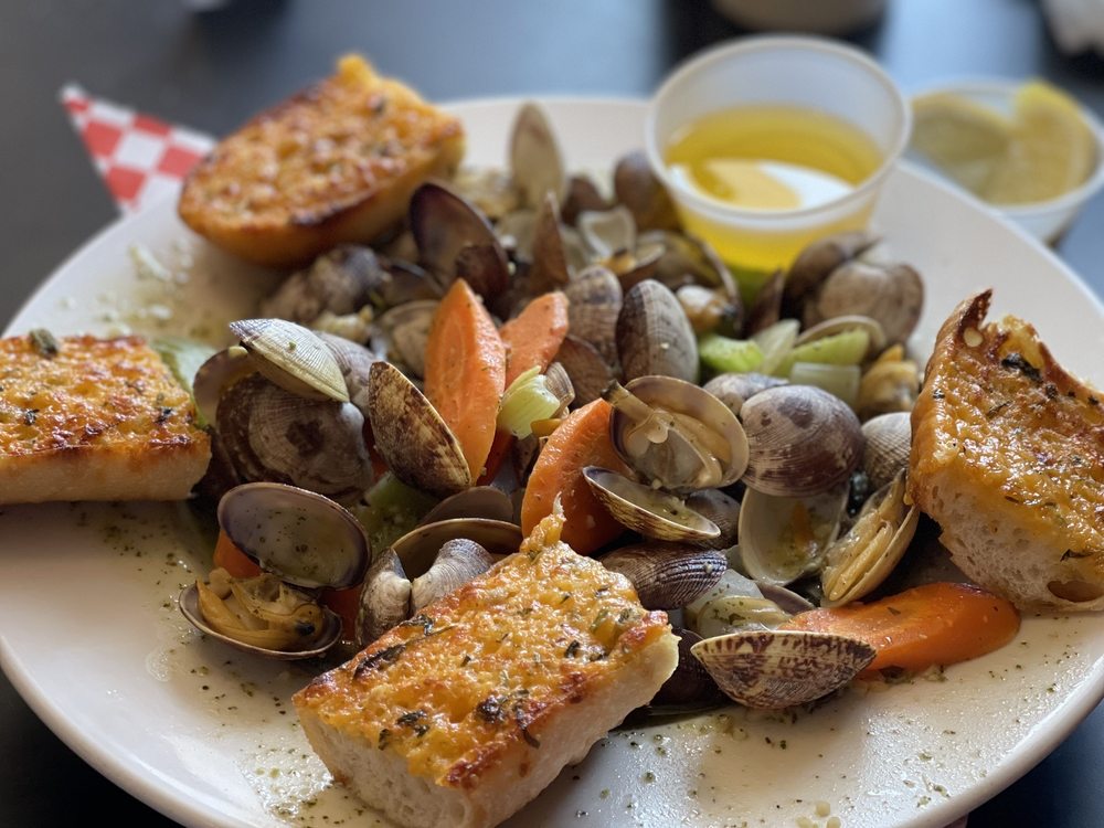 WALLY’S CHOWDER HOUSE & BROILER Updated September 2024 2077 Photos