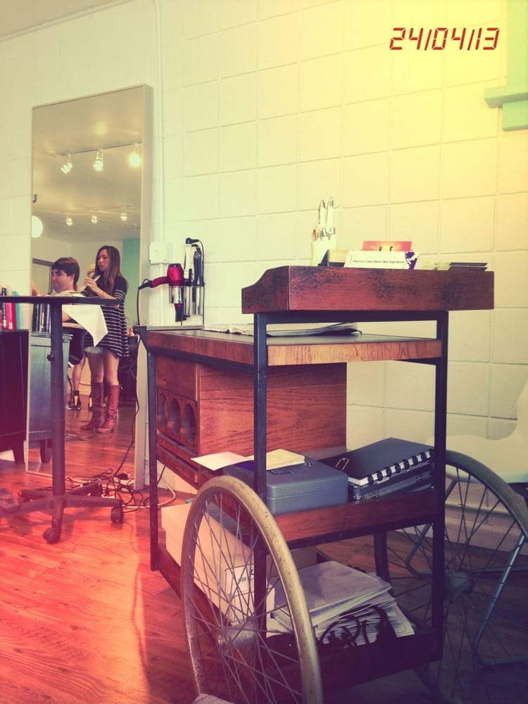 Easthaven Salon Logo