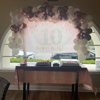 Upballoons_and_more - Ballon arch - Balloon Services Near Me