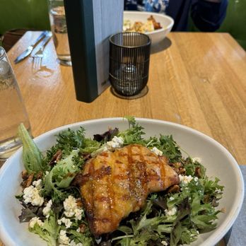 True Food Kitchen - Citrus Salmon Salad - Salad Near Me - Nashville, Tennessee True Food Kitchen - Citrus Salmon Salad - Salad Near Me - Nashville, Tennessee
