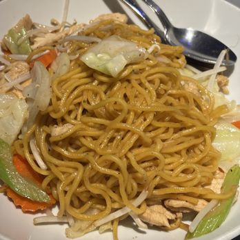 Patra Dining - Chicken Chow Mein - Thai Near Me - Upland, California Patra Dining - Chicken Chow Mein - Thai Near Me - Upland, California