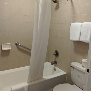 Park Pointe Hotel - bathroom - Hotels Near Me - South San Francisco, California