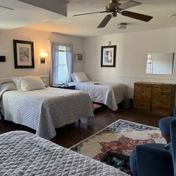 The Gray Ghost Inn