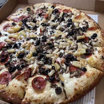 Shasta Pizza - Create your own pizza. Creamy garlic sauce, pineapple, pepperoni, mushroom and olive. - Italian Near Me - Redding, California