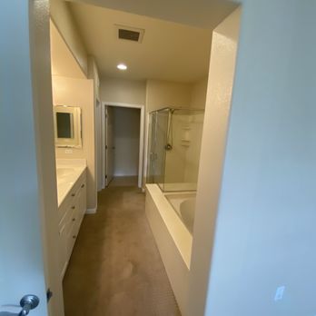 GSE Flooring - Old carpet in bathroom - Flooring Near Me