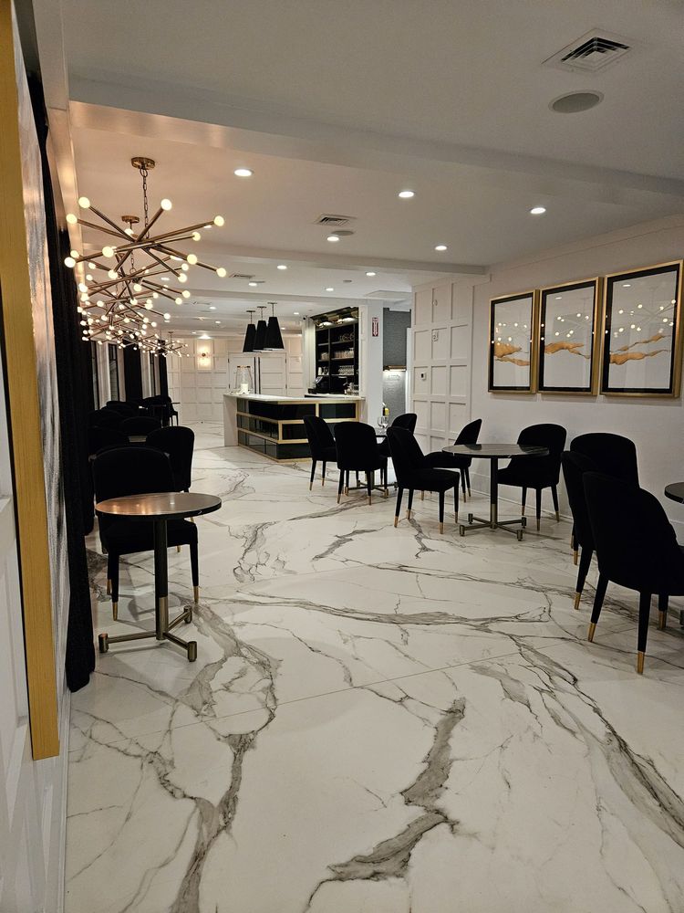 WATER’S EDGE Updated October 2024 23 Photos & 18 Reviews 445 E