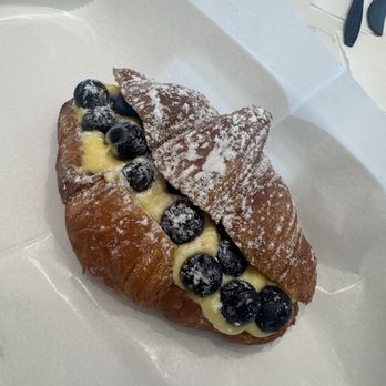 Tous Les Jours - Lemon Blueberry Croissant - Bakeries Near Me - Virginia Beach, Virginia Tous Les Jours - Lemon Blueberry Croissant - Bakeries Near Me - Virginia Beach, Virginia