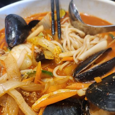 Paik's Noodle North York 홍콩반점 by null