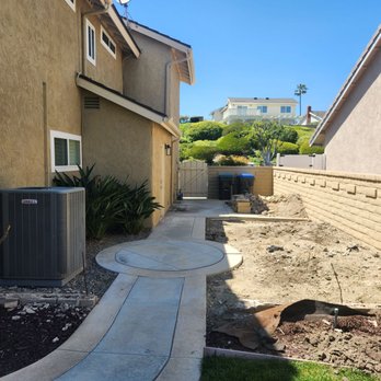 Reid Concrete Construction - Side yard before - General Contractors Near Me Reid Concrete Construction - Side yard before - General Contractors Near Me