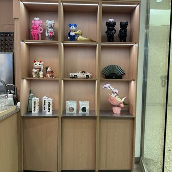 Nīzu Cafe - Cafes Near Me - Vancouver, British Columbia