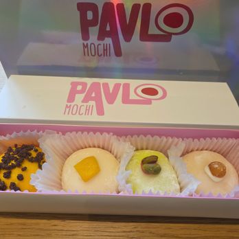 Pavlo Mochi - Lemon Brownie, Mango Passionfruit Vanilla, Pistachio Raspberry, Apricot Macadamia - Desserts Near Me - New York, New York Pavlo Mochi - Lemon Brownie, Mango Passionfruit Vanilla, Pistachio Raspberry, Apricot Macadamia - Desserts Near Me - New York, New York