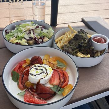 Mann's On The Lake - Tomato burrata salad, Caesar salad, NY skewers. - Cocktail Bars Near Me - Lake Oswego, Oregon Mann's On The Lake - Tomato burrata salad, Caesar salad, NY skewers. - Cocktail Bars Near Me - Lake Oswego, Oregon