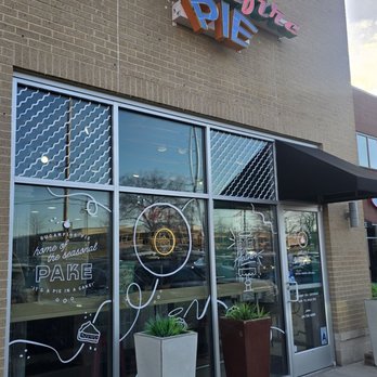 Sugarfire Pie - Outside entrance - Ice Cream & Frozen Yogurt Near Me - Olivette, Missouri
