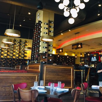 Il Culaccino - Interior bar area - Italian Near Me - Chicago, Illinois