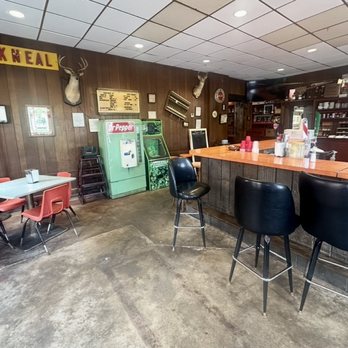 Drug Store Grill - New American Near Me - Brookneal, Virginia