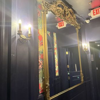 Wilbur Theatre - Performing Arts Near Me - Boston, Massachusetts