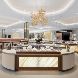 Lee Michaels Fine Jewelry - Interior view