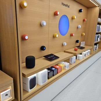 Apple Sherman Oaks - HomePod - Computers Near Me - Sherman Oaks, California