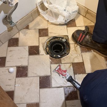 Flash Plumbing - They put the wrong ring with no container so it moved and it was set sideways which is why it was leaking. - Plumbing Near Me - Covina, California