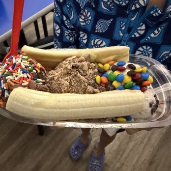 Molly’s - Banana split - Ice Cream & Frozen Yogurt Near Me - Dandridge, Tennessee