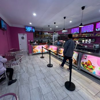 La Michoacana - Dining/order area - Ice Cream & Frozen Yogurt Near Me - Inglewood, California La Michoacana - Dining/order area - Ice Cream & Frozen Yogurt Near Me - Inglewood, California