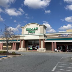 Dollar Tree - Outside