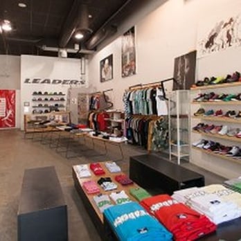 Leaders 1354 - Men's Clothing Near Me - Chicago, Illinois