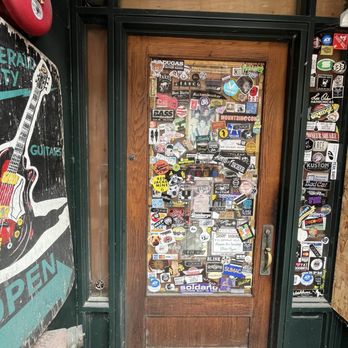 Emerald City Guitars - Guitar Stores Near Me - Seattle, Washington Emerald City Guitars - Guitar Stores Near Me - Seattle, Washington