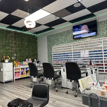 LV Nails Spa - Nail Salons Near Me - Fresno, California