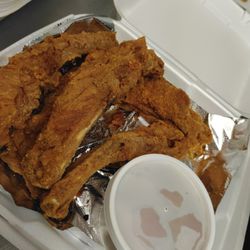 Fried ribs an sweet potatos