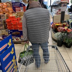 Aldi - Warteschlange! Long line,