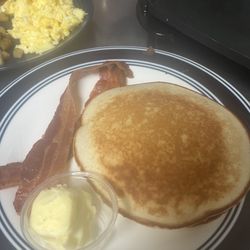 281 Diner - Short stack pancakes withBacon
