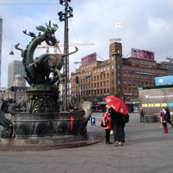 Sandemans New Copenhagen Tours - Start point of the tour, look for the red umbrellas