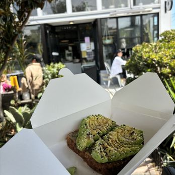 Noe Cafe - Avocado Toast - Coffee Roasteries Near Me - San Francisco, California