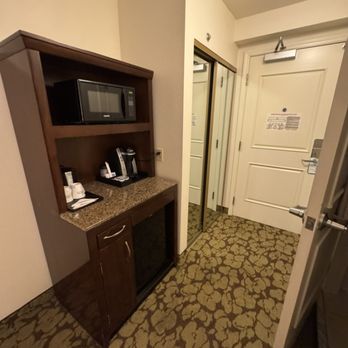 Hilton Garden Inn Oxnard/Camarillo - Hotels Near Me - Oxnard, California