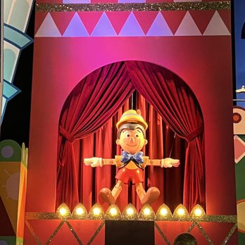 東京ディズニーランド　イッツアスモールワールド　カーテン2枚 Amazon｜ディズニー カーテン〈100×200 2枚〉イッツアスモール