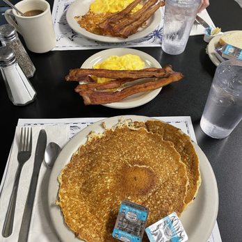 Cove Inn Coffee Shoppe - Scrambled eggs and pancakes - Coffee & Tea Near Me - Naples, Florida Cove Inn Coffee Shoppe - Scrambled eggs and pancakes - Coffee & Tea Near Me - Naples, Florida