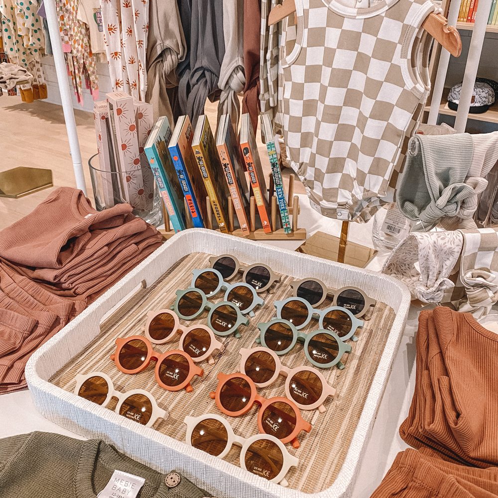 old clothing  TOP 10 BEST Clothing Boutiques near Webster Groves, MO 63119