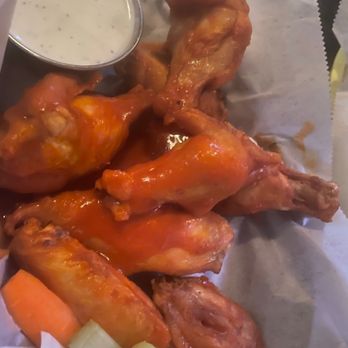 El Bait Shop - Buffalo wings - Bars Near Me - Des Moines, Iowa El Bait Shop - Buffalo wings - Bars Near Me - Des Moines, Iowa