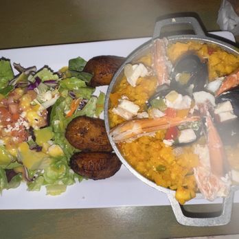 Bili Restaurant - Seafood paella - Caribbean Near Me - Vieques, Puerto Rico
