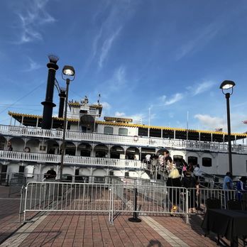 Paddlewheeler Creole Queen - creole queen docked - Cajun/Creole Near Me - New Orleans, Louisiana