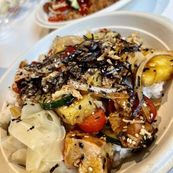 Lucky Cat Poke Company - Maui Island bowl. It was good! - Poke Near Me - Oak Brook, Illinois Lucky Cat Poke Company - Maui Island bowl. It was good! - Poke Near Me - Oak Brook, Illinois