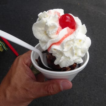 Twirly Top - a hand holding a cup of ice cream - Ice Cream & Frozen Yogurt Near Me - Gardners, Pennsylvania