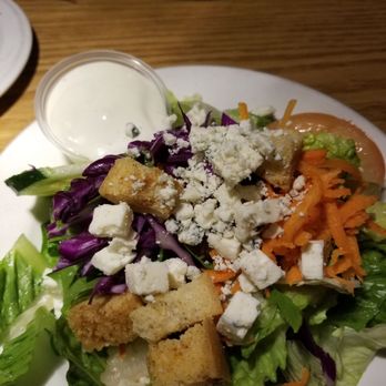 The Sportsman Restaurant - House Salad with blue cheese - Sports Bars Near Me - Camarillo, California