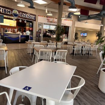 Poki N Roll California - tables and chairs - Japanese Near Me - Commerce, California Poki N Roll California - tables and chairs - Japanese Near Me - Commerce, California