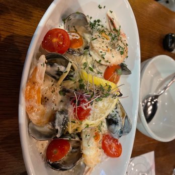 MAX's Wine Dive - Seafood Pasta - Wine Bars Near Me - Houston, Texas