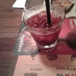 Applebee's Grill + Bar - Caipirinha de Frutas Vermelhas