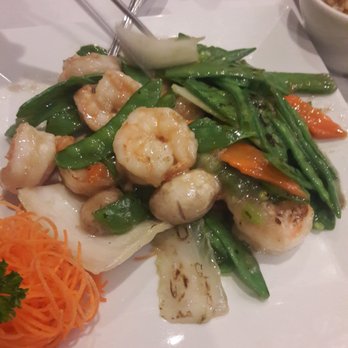 Golden Pavilion Restaurant - shrimp with snow pea - Soup Near Me - Jupiter, Florida Golden Pavilion Restaurant - shrimp with snow pea - Soup Near Me - Jupiter, Florida