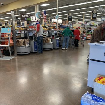Kroger - people shopping in a grocery store - Grocery Near Me - Hardy, Virginia Kroger - people shopping in a grocery store - Grocery Near Me - Hardy, Virginia