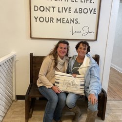 The Shoppe - Super cute place .... Go upstairs it's so charming and comfortable! There are many little corners to take great pictures.